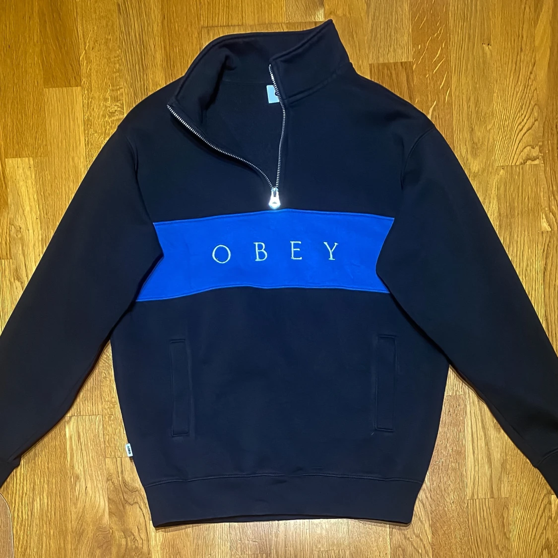 Obey Tröja