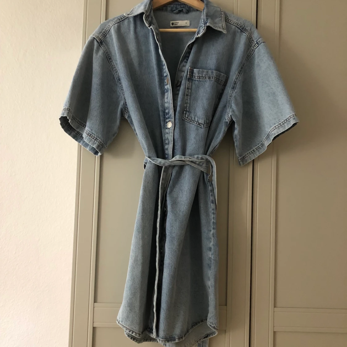 Snygg jeansklänning