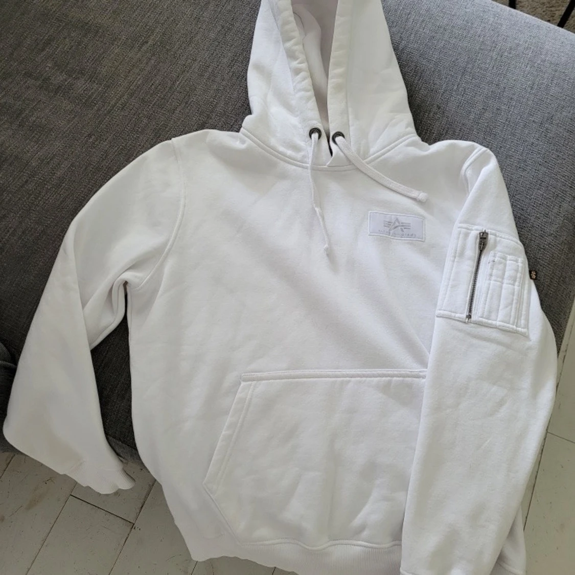 Alpha industries vit tröja