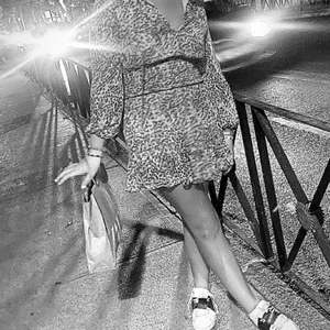 Zara klänning  - Säljer denna as snygga och populära klänningen från zara säljer för 470kr 💞klänningen är i storlek M (jag står ej för frakt) 