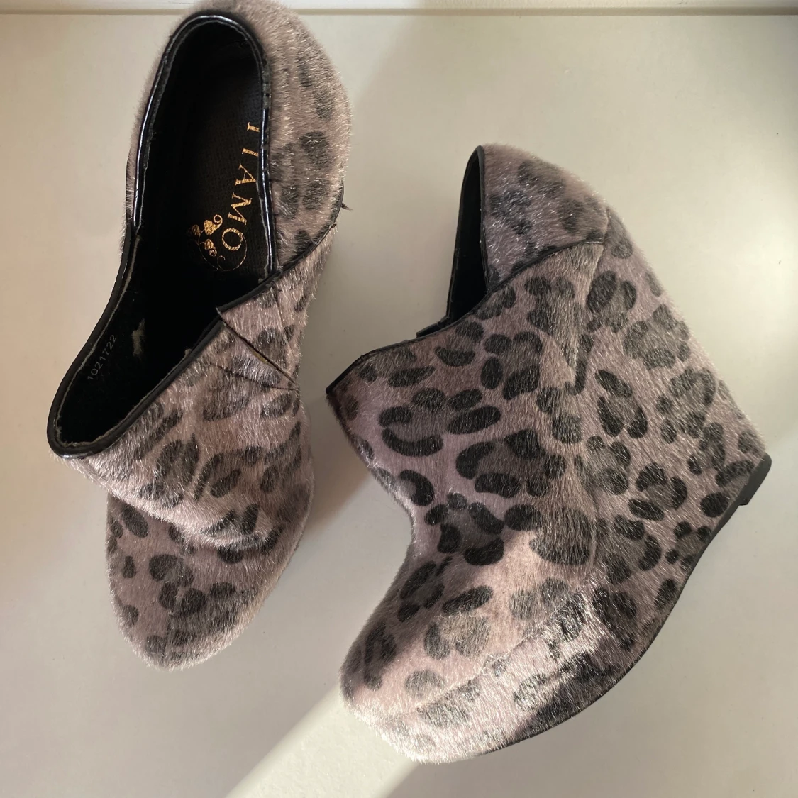Leopardmönstrad platåskor
