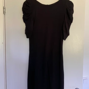 vero moda klänning - super fin klänning!