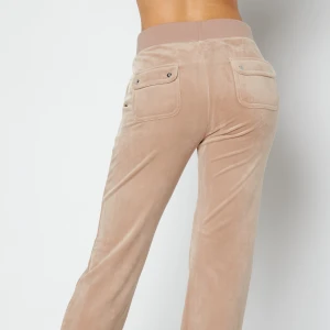 Juicy couture byxor i färgen tape(beige) - Inga fläckar eller hål någonstans utan som nya💞