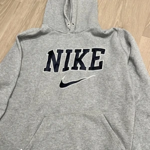 Nike tröja - Den är oversised nike tröja passar alla