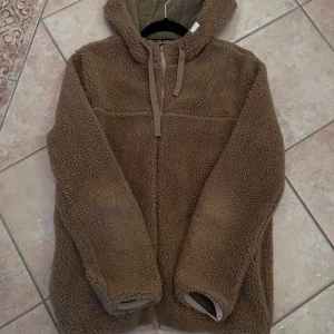 Tjock hoodie från A.P.C storlek - M - Hoodie från A.P.C. Knappt buren. Nypris - 2125kr