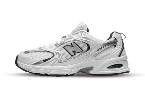 New Balance 530v  - Säljer dessa new balance! Välanvänds men inget att anmärka på förutom ”använda” ! Så najs sko att springa i ! Storlek 39,5 