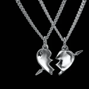 maria nilsdotter  - säljer ett me & you halsband ifrån maria nilsdotter super fint helt nytt💕 pris är absolut diskutabelt 