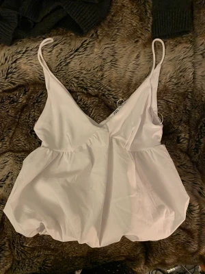 Zaralinne - Så fint Zaralinne med prislapp kvar köpt för ett är sedan. Möter upp i sthlm och frsktar🥰🌟