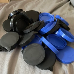 Burklock - Burklock i färgerna blå och svart! Hör er vid intresse!🫶🏽🫧 /CancapUF