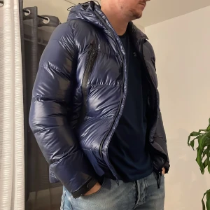 Gentleman’s former  - Nypris 1499kr Aldrig använd pga för liten storlek. 