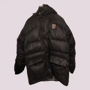 Bra sckick nyköp 6000kr Svart fjälräven jacka i modellen expedition medium storlek unisex form