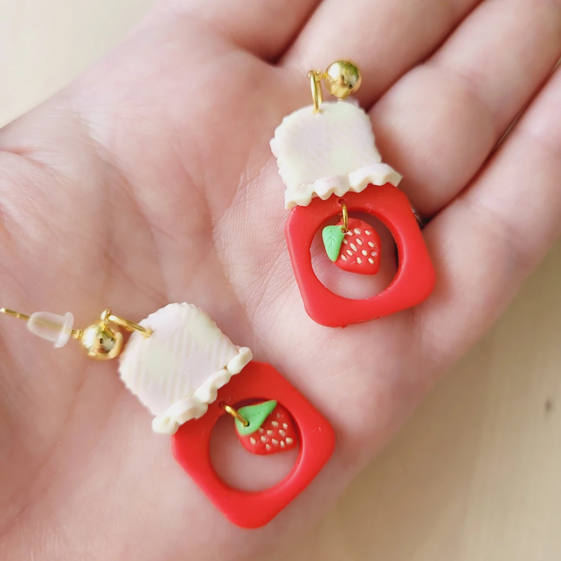 Handgjord, polymerlera örhängen  - 91