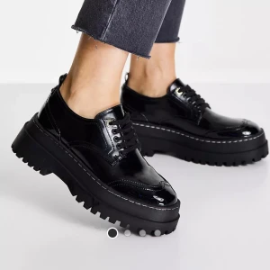 Creeper skor med snörning storlek 37 - Säljer dessa då de inte riktigt var min stil, aldrig använda. Storlek 37