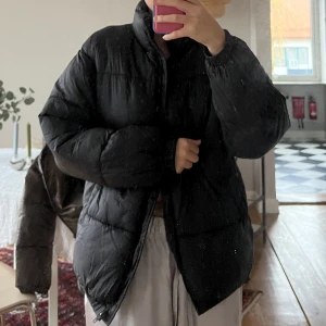 Dunjacka - Dunjacka från något danskt märke, inköpt förra vintern. Inget slitage.