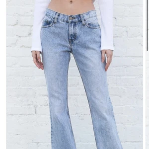 Lågmidjade jeans - Snygga lågmidjade jeans💗helt oanvända💗kom privat om du har några frågor! HAR EGEN FRAKT PRIS 
