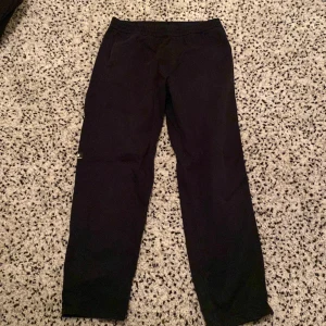 Sweet sktbs byxor. - Bekväma svarta breda byxor. Storlek xs