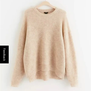 Stickad tröja - Stickad, beige tröja från Lindex! Jättefin och skön! Passar xs/s/m. 200 kr plus frakt💓