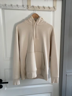 Zara Hoodie - Hoodie från Zara som aldrig används. Storlek S och väldigt bra skick. 