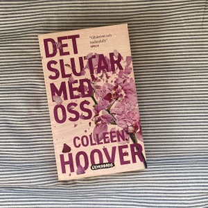 Det slutar med oss - En väldigt underbar bok i väldigt bra skick. Säljer den då jag läst ut den och inte har plats för den längre. Nypris: 79kr+29kr för frakt. Köparen står för frakt.