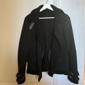 Jacka - Varm och gosig jacka i nyskick