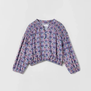 Zara blus - Slutsåld tröja, blus från zara, finns matchande kjol! Säljer då den inte är min stil☺️ 