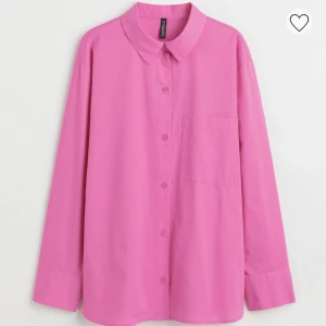 Söker rosa poplin skjorta - Söker denna rosa skjorta från H&M i storlek XS eller S