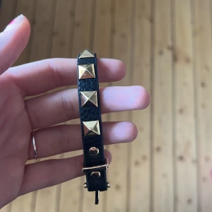 Valentino liknande armband - Säljer detta fina valentino liknande armband, 150kr? 