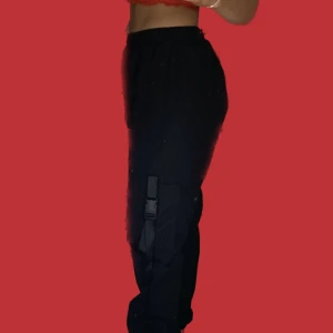 Svarta byxor - Bara använt dom på foto i korta stunder:)