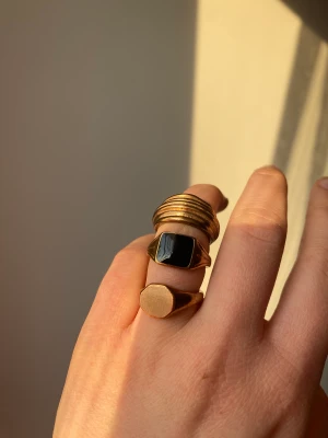 Ringe - 3 ringe sælges samlet. Mener det er str 52. 