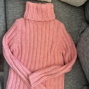 Kofta  - Rosa mysig mjuk kofta