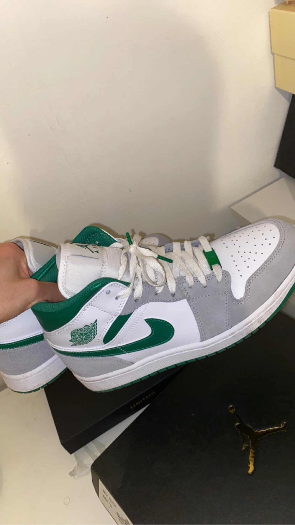 AIR JORDAN 1 Mid  Grey green - 90