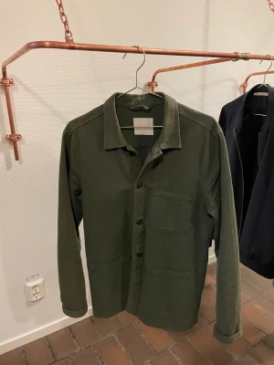 A Days March Overshirt - Hej! Kolla in den här snyggingen till våren, en A Days March Overshirt! Ord Pris 1300