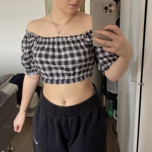 Rutig blus - Nyskick! Prislapp kvar