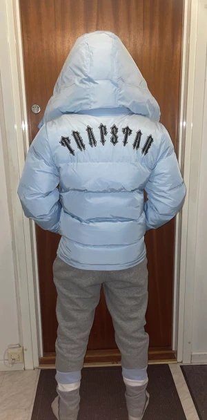 Trapstar jacka  - Ny med lappr