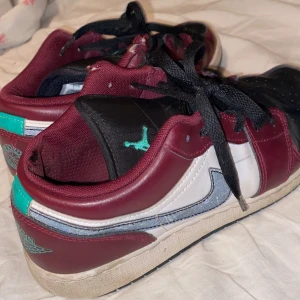 Nike air jordans  - Till män kvinnor ickebinära osv