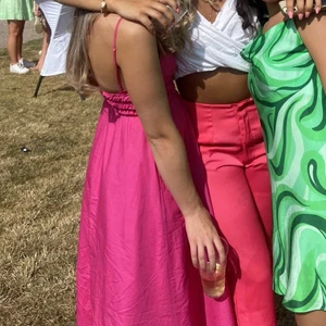 klänning - använd 1 gång 