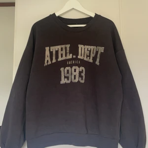 Sweatshirt  - Jättefin o skön sweatshirt från Gina tricot