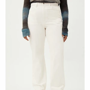 Vita jeans för weekday - Vita jeans från weekday i storlek 28/30