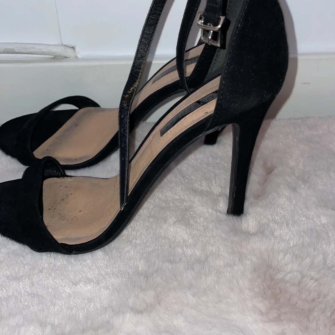Svarta klackar storlek 38 - 90