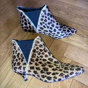 Pälsskor 37 - Låga skor i päls storlek 37