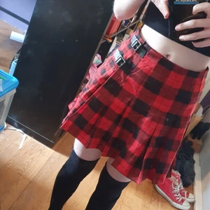Asymetric plaid skirt - Aldrig använd
