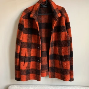 Peak performance jacka - Peak performance jacka i storlek M herr, passar dam lika bra! Ofordrad.