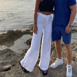 Linnebyxor - Linnebyxor från hm, sitter så fint men tyvärr blivit för små för mig. Storlek 32