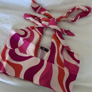 topp från zara - as cool festtopp från zara, endast använd en gång! 
