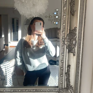 Tröja  - Fin tröja från only som har så fina ärmar 