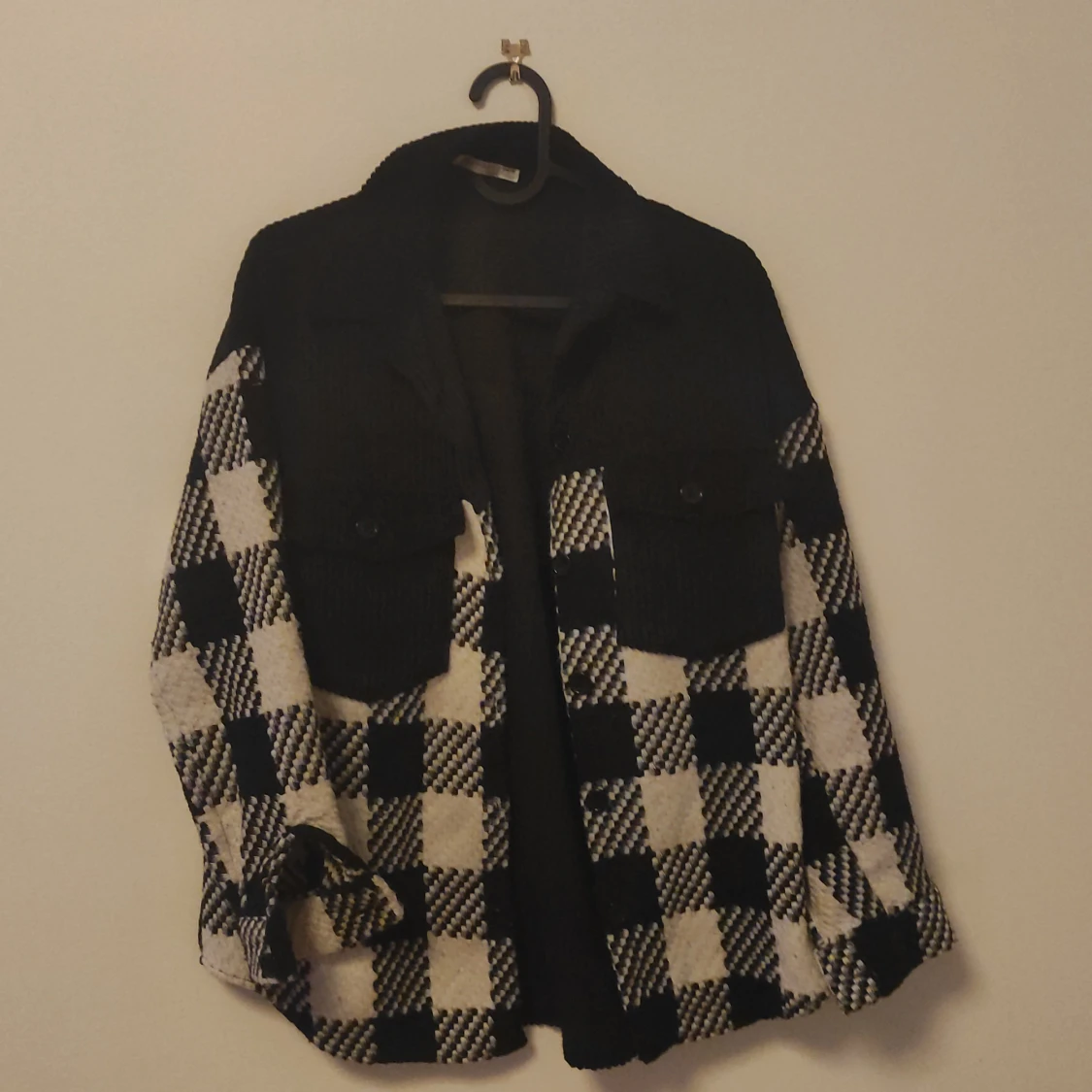 Black and white thick shirt