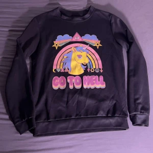 Harajuku tröja - Långärmad tröja med tryck på framsidan  Ej ny skick 