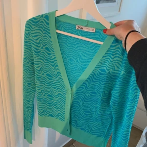 Kofta - Fin kofta från Zara i strl S, inga defekter!💕