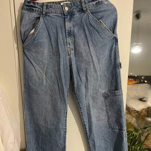 Jeans från hm storlek 40 som inte har använts då de var för stora på mig 