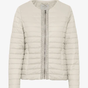 Jacka - Knappt använd. Storlek 34 ( liten i storleken ). Jätte fin men kommer inte så mycket till användning. Kp för egna bilder. Pris kan diskuteras vid snabb affär❤️. 